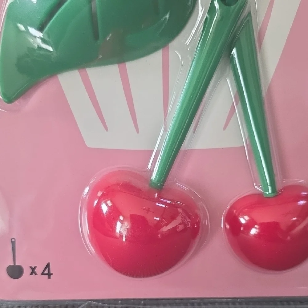 OTOTO Mon Cherry Measuring‎ Spoons and OXO Apple Divider, Kitchen Bundle, New.